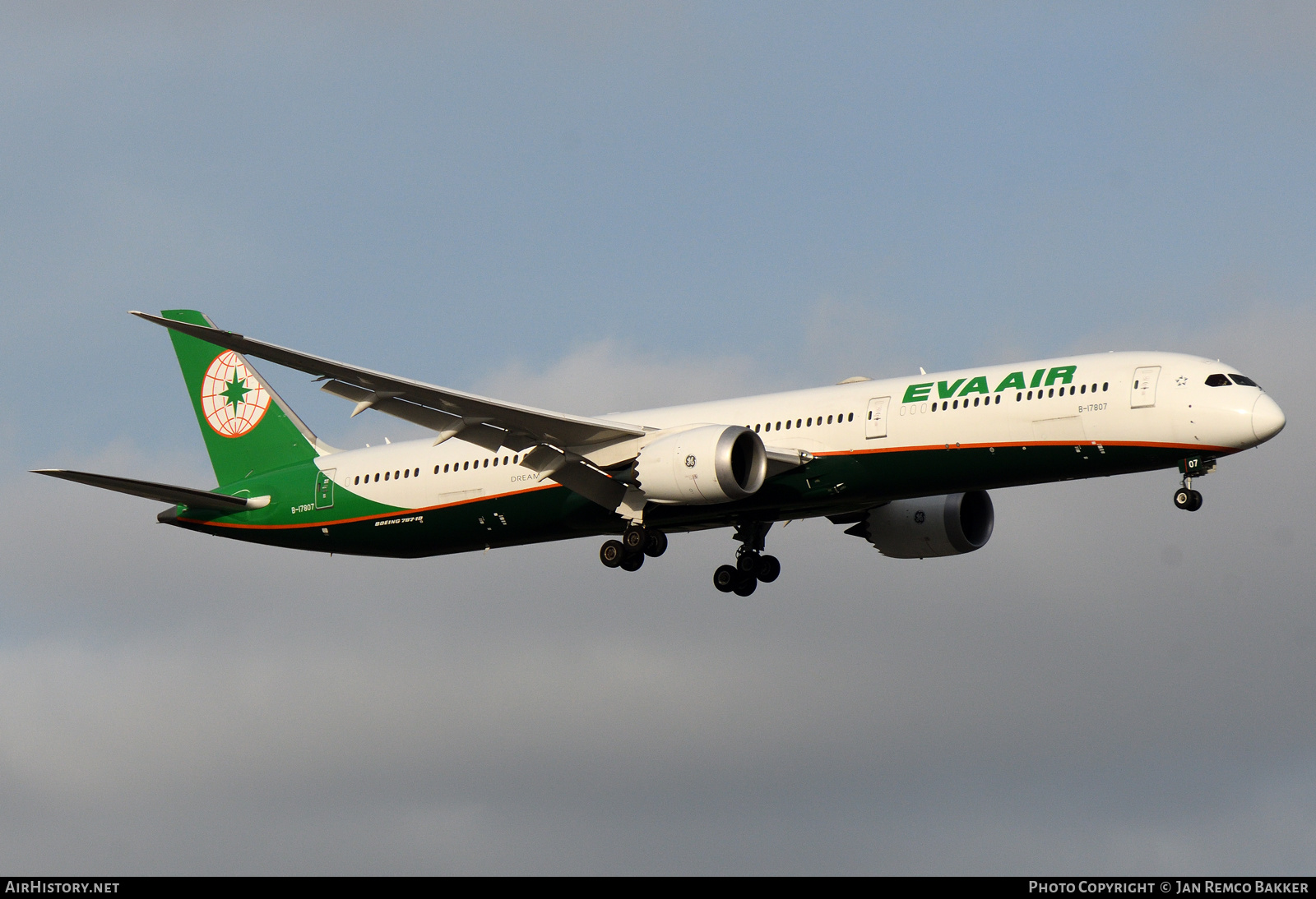 Aircraft Photo of B-17807 | Boeing 787-10 Dreamliner | EVA Air | AirHistory.net #350489