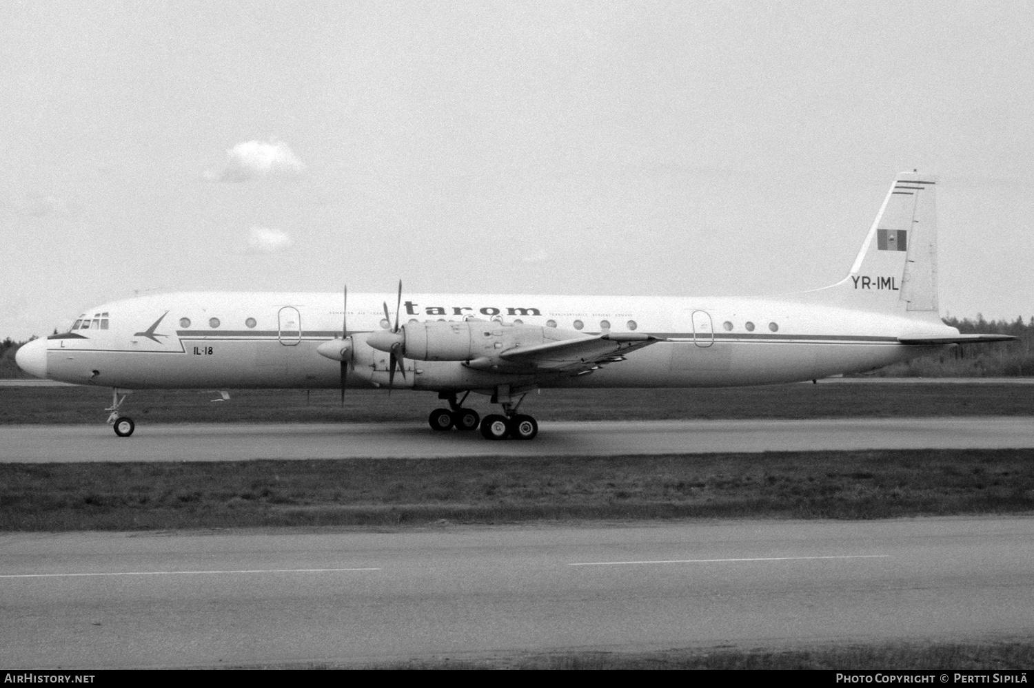 Aircraft Photo of YR-IML | Ilyushin Il-18D | TAROM - Transporturile Aeriene Române | AirHistory.net #350553