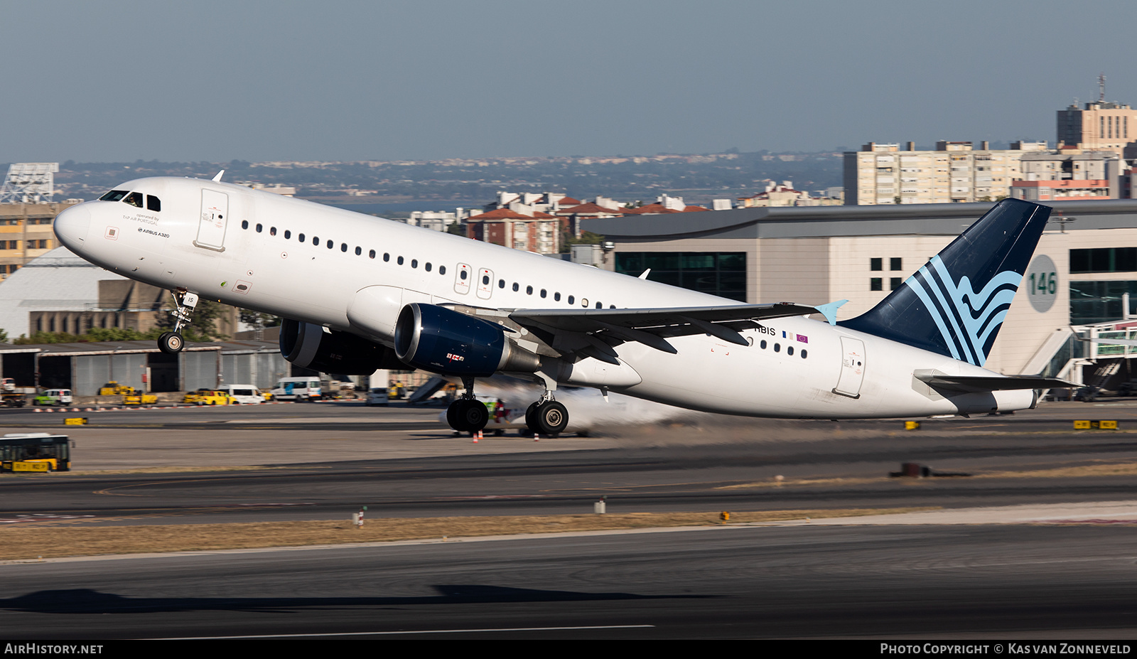 Aircraft Photo of F-HBIS | Airbus A320-214 | Aigle Azur | AirHistory.net #350562