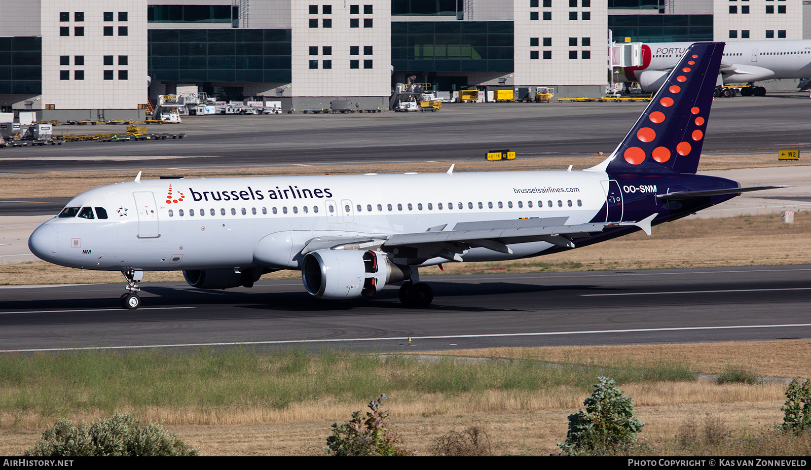 Aircraft Photo of OO-SNM | Airbus A320-214 | Brussels Airlines | AirHistory.net #350564