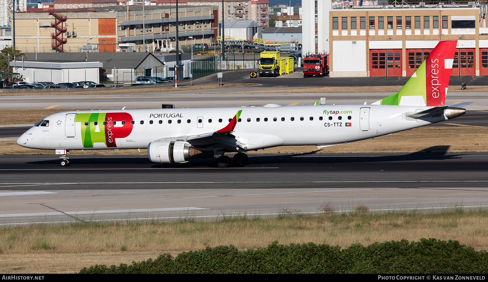 Aircraft Photo of CS-TTZ | Embraer 195AR (ERJ-190-200IGW) | TAP Portugal Express | AirHistory.net #350578