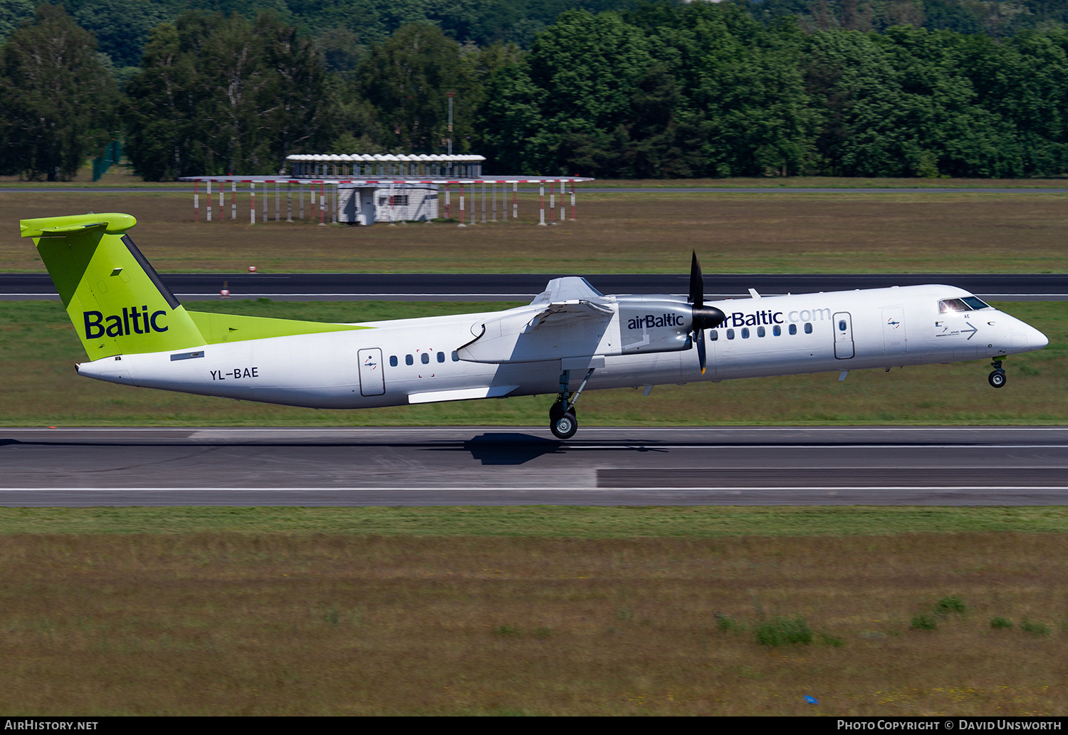 Aircraft Photo of YL-BAE | Bombardier DHC-8-402 Dash 8 | AirBaltic | AirHistory.net #350694
