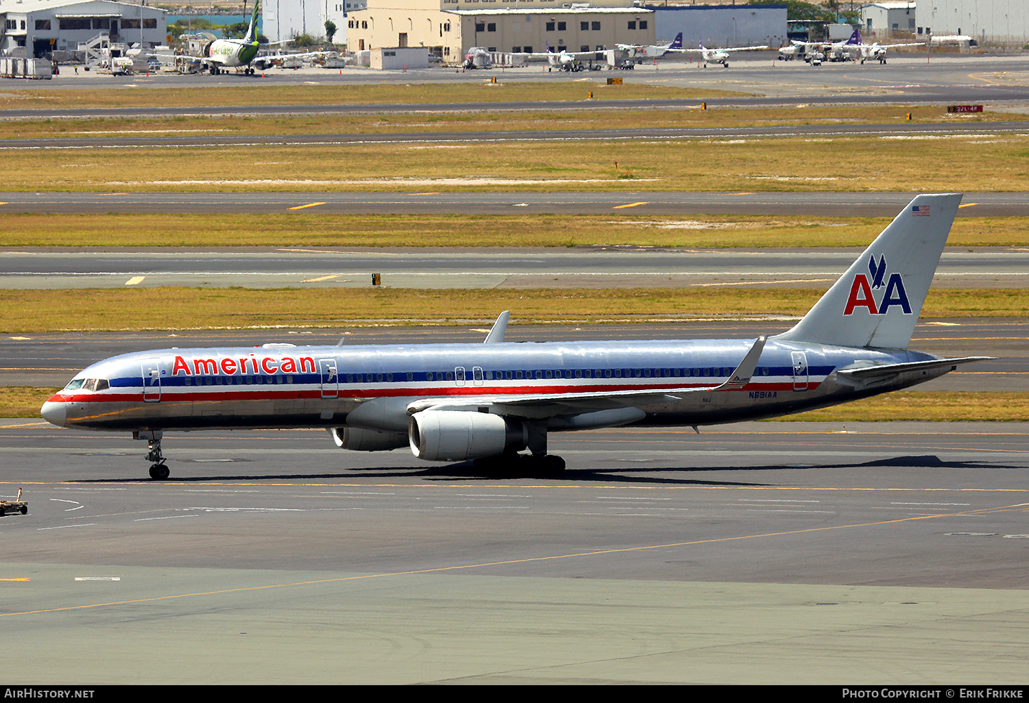 Aircraft Photo of N691AA | Boeing 757-223 | American Airlines | AirHistory.net #350768