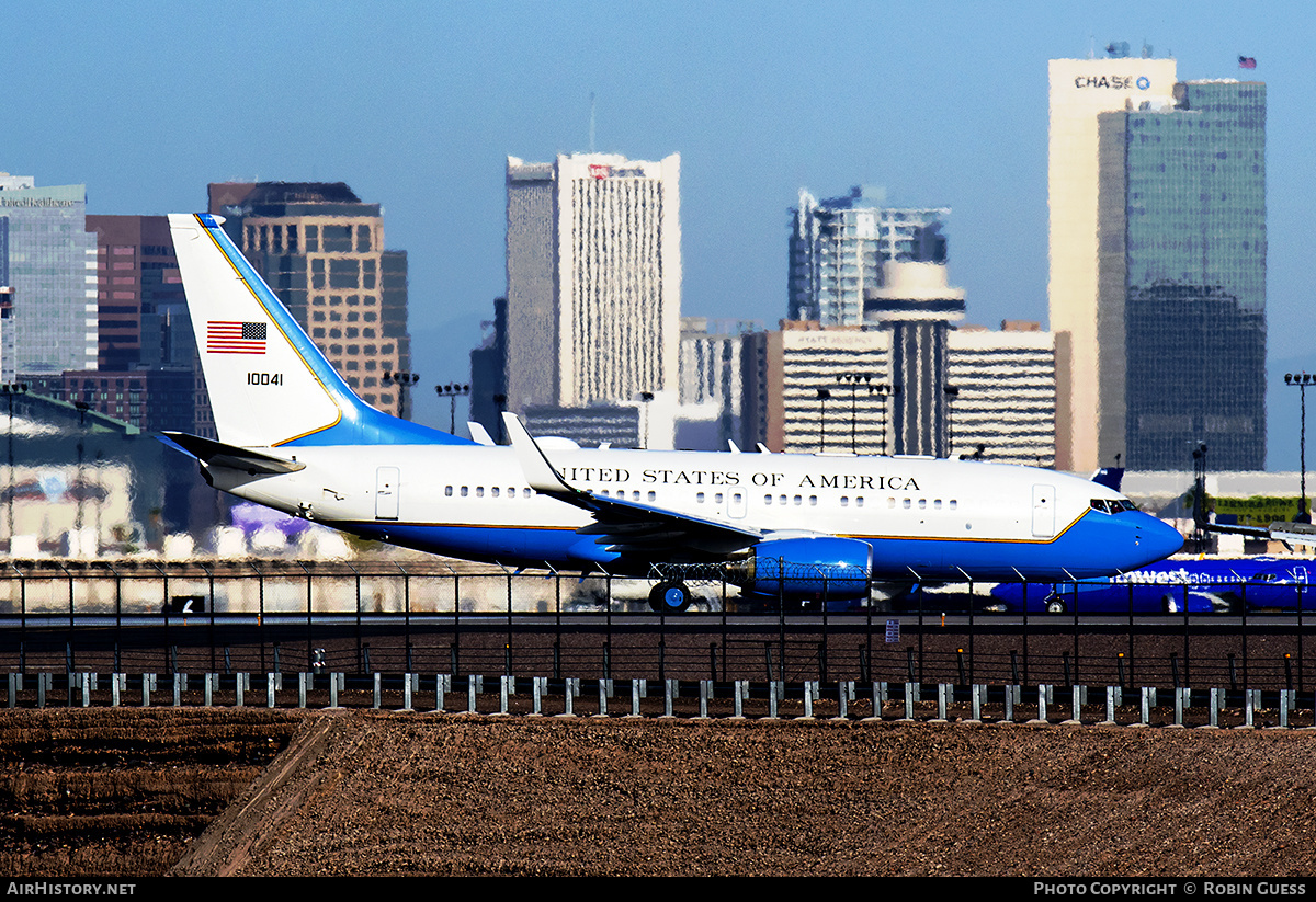 Aircraft Photo of 01-0041 / 10041 | Boeing C-40B | USA - Air Force | AirHistory.net #351066