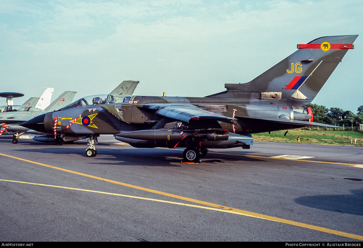 Aircraft Photo of ZA557 | Panavia Tornado GR1 | UK - Air Force | AirHistory.net #351347