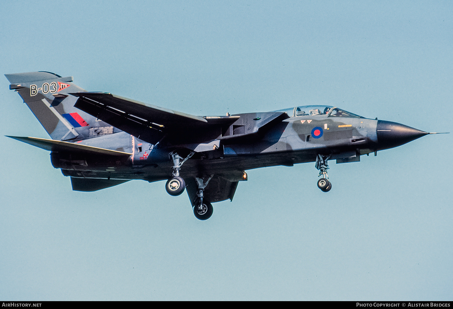 Aircraft Photo of ZA325 | Panavia Tornado GR1 | UK - Air Force | AirHistory.net #351364