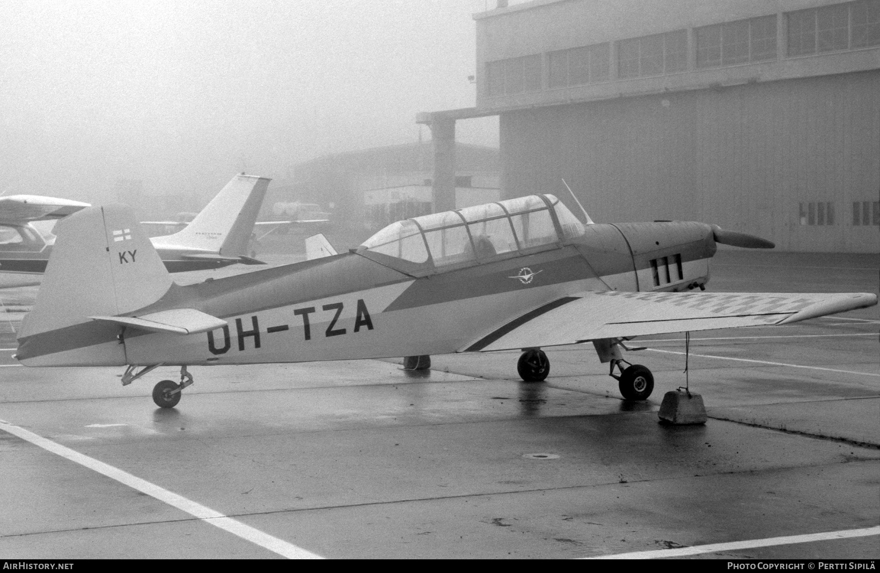 Aircraft Photo of OH-TZA | Zlin Z-126 Trener 2 | AirHistory.net #351441