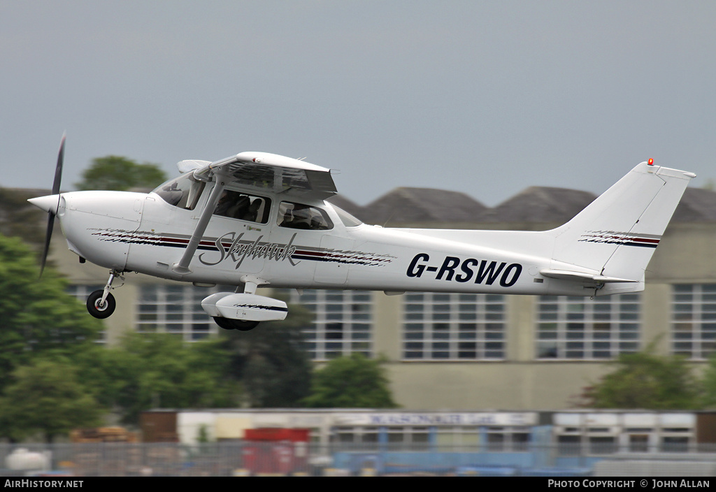 Aircraft Photo of G-RSWO | Cessna 172R Skyhawk | AirHistory.net #351837