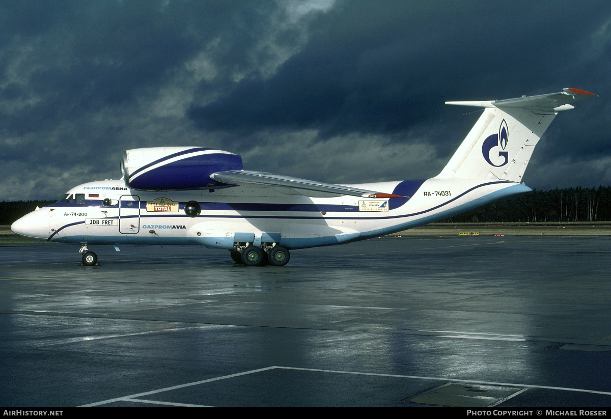 Aircraft Photo of RA-74031 | Antonov An-74-200 | Gazpromavia | AirHistory.net #351924