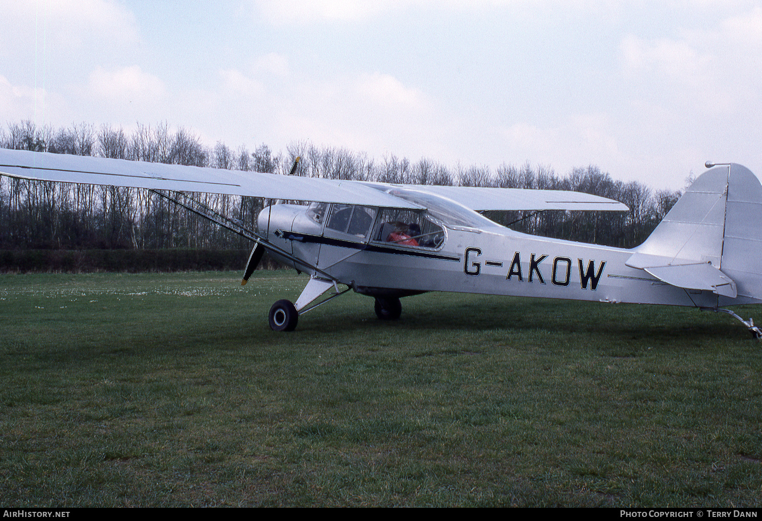 Aircraft Photo of G-AKOW | Taylorcraft Auster 5 | AirHistory.net #352014