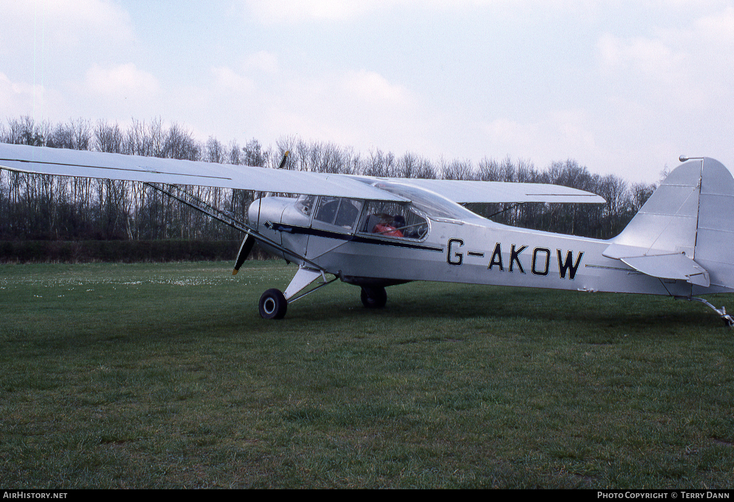 Aircraft Photo of G-AKOW | Taylorcraft J Auster Mk5 | AirHistory.net #352014