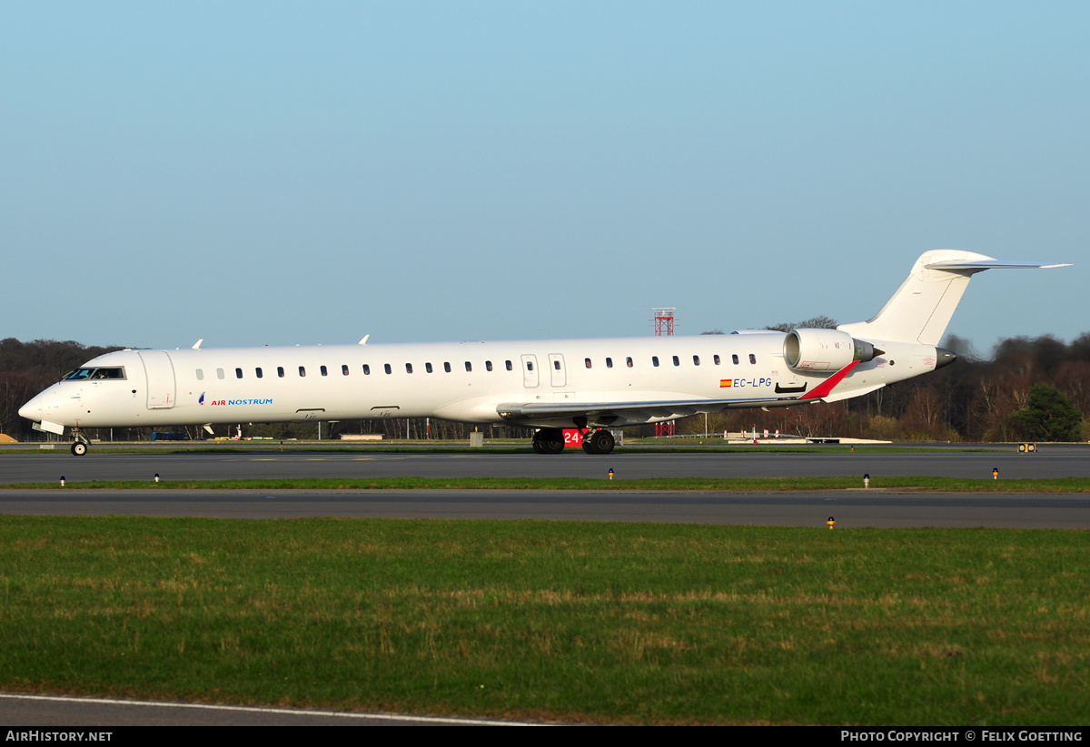 Aircraft Photo of EC-LPG | Bombardier CRJ-1000 (CL-600-2E25) | Air Nostrum | AirHistory.net #352335