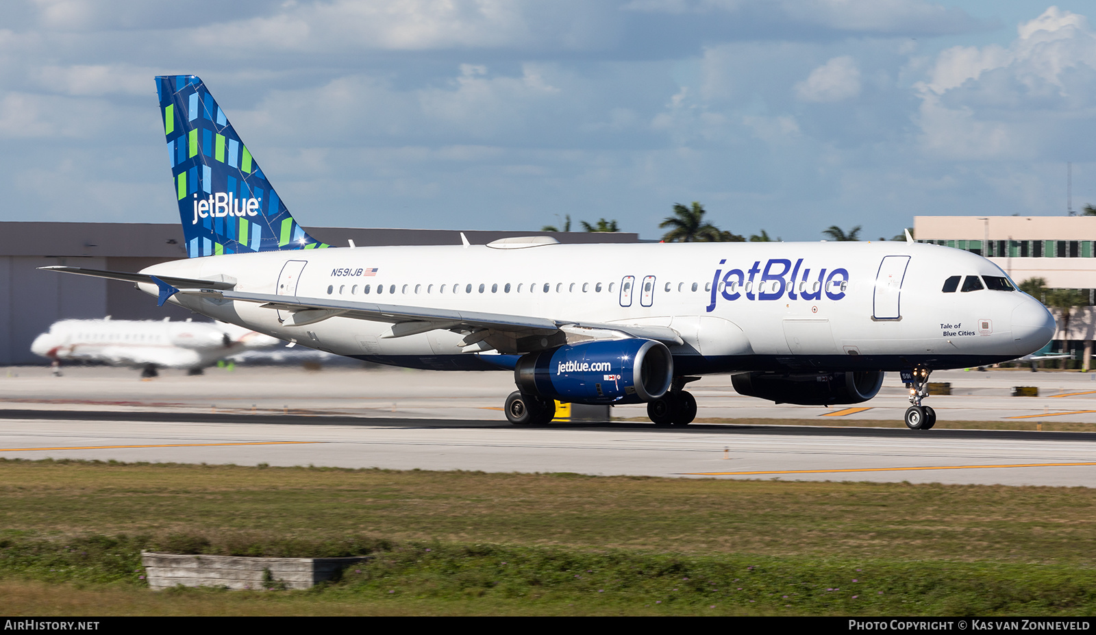 Aircraft Photo of N591JB | Airbus A320-232 | JetBlue Airways | AirHistory.net #352424