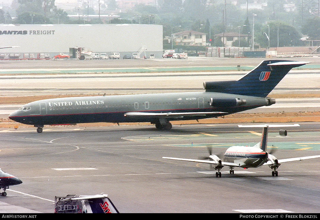 Aircraft Photo of N7279U | Boeing 727-222/Adv | United Airlines | AirHistory.net #352455