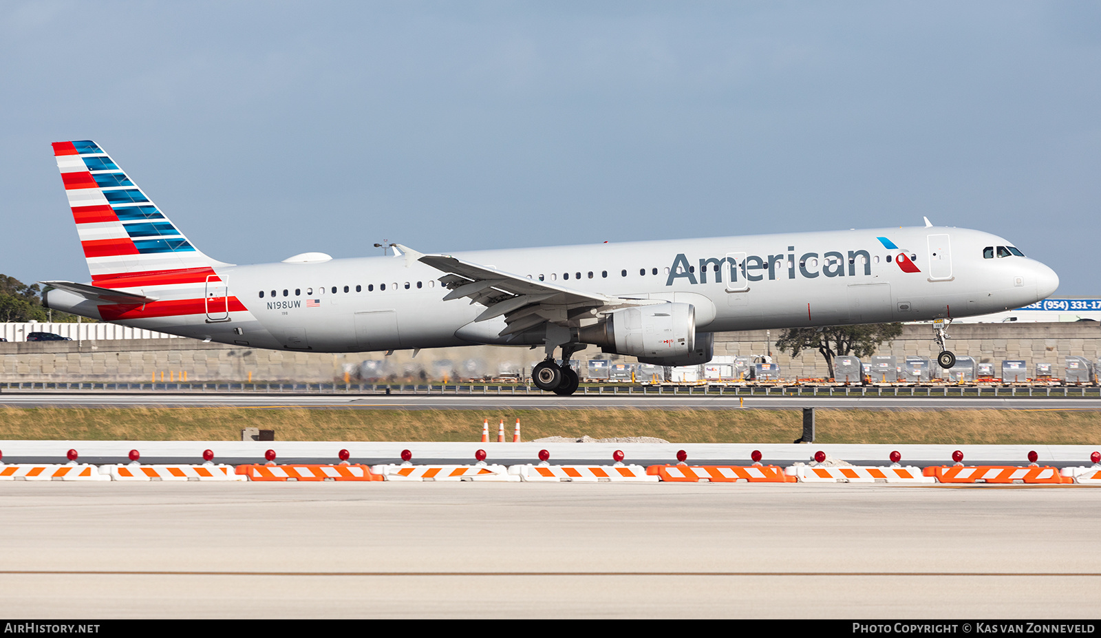 Aircraft Photo of N198UW | Airbus A321-211 | American Airlines | AirHistory.net #352461