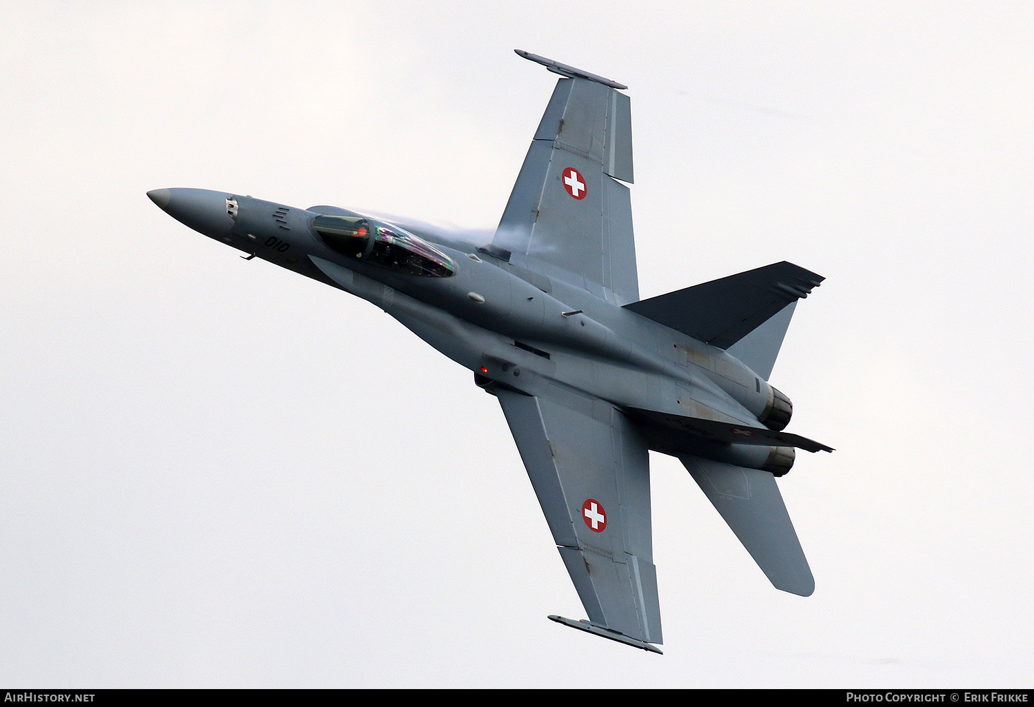 Aircraft Photo of J-5010 | McDonnell Douglas F/A-18C Hornet | Switzerland - Air Force | AirHistory.net #352604