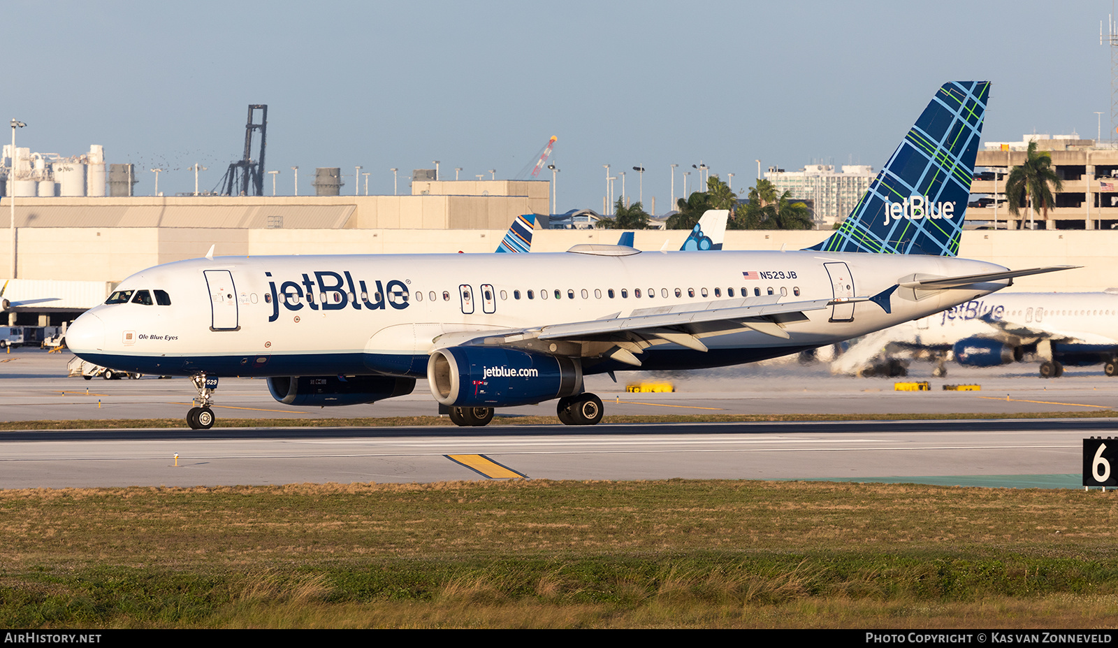 Aircraft Photo of N529JB | Airbus A320-232 | JetBlue Airways | AirHistory.net #352763