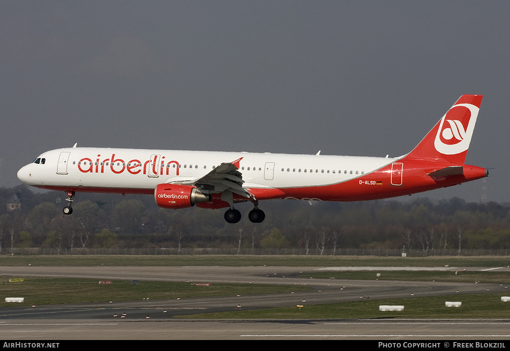 Aircraft Photo of D-ALSD | Airbus A321-211 | Air Berlin | AirHistory.net #352837