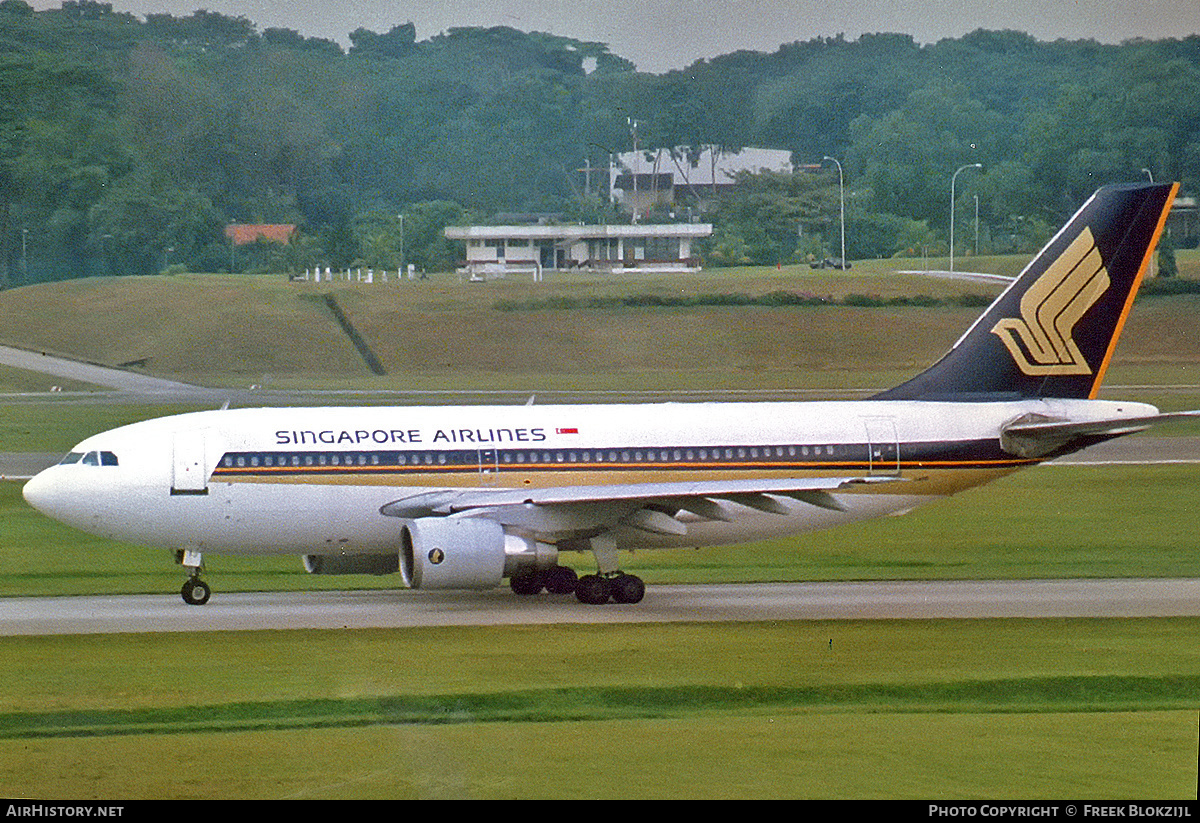 Aircraft Photo of 9V-STJ | Airbus A310-222 | Singapore Airlines | AirHistory.net #352854