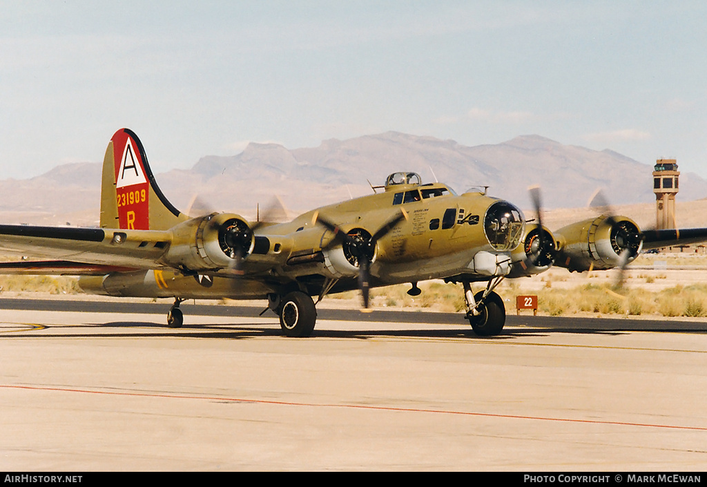Aircraft Photo of N93012 / NL93012 / 231909 | Boeing B-17G Flying Fortress | USA - Air Force | AirHistory.net #352949