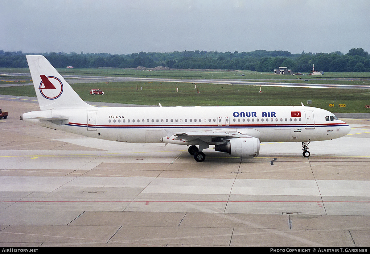 Aircraft Photo of TC-ONA | Airbus A320-211 | Onur Air | AirHistory.net #352961