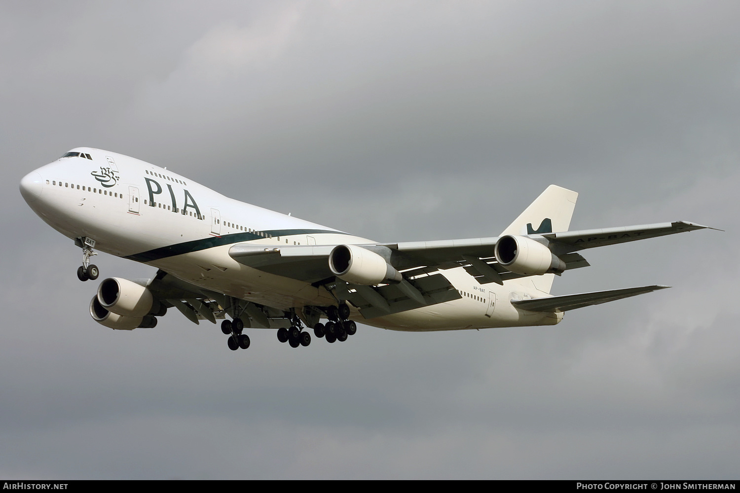 Aircraft Photo of AP-BAT | Boeing 747-240BM | Pakistan International Airlines - PIA | AirHistory.net #353000