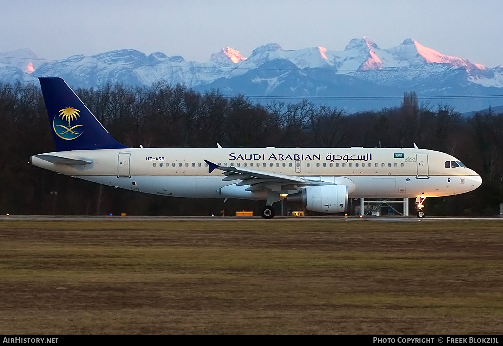 Aircraft Photo of HZ-ASB | Airbus A320-214 | Saudi Arabian Airlines | AirHistory.net #353015