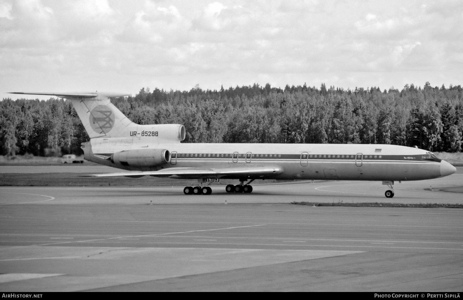 Aircraft Photo of UR-85288 | Tupolev Tu-154B-1 | AirHistory.net #353122