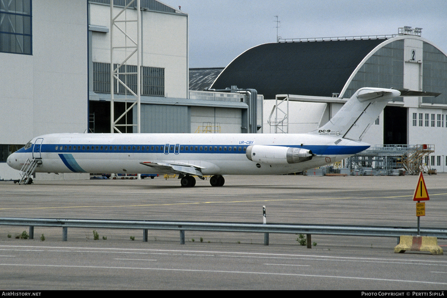 Aircraft Photo of UR-CBY | McDonnell Douglas DC-9-51 | AirHistory.net #353135