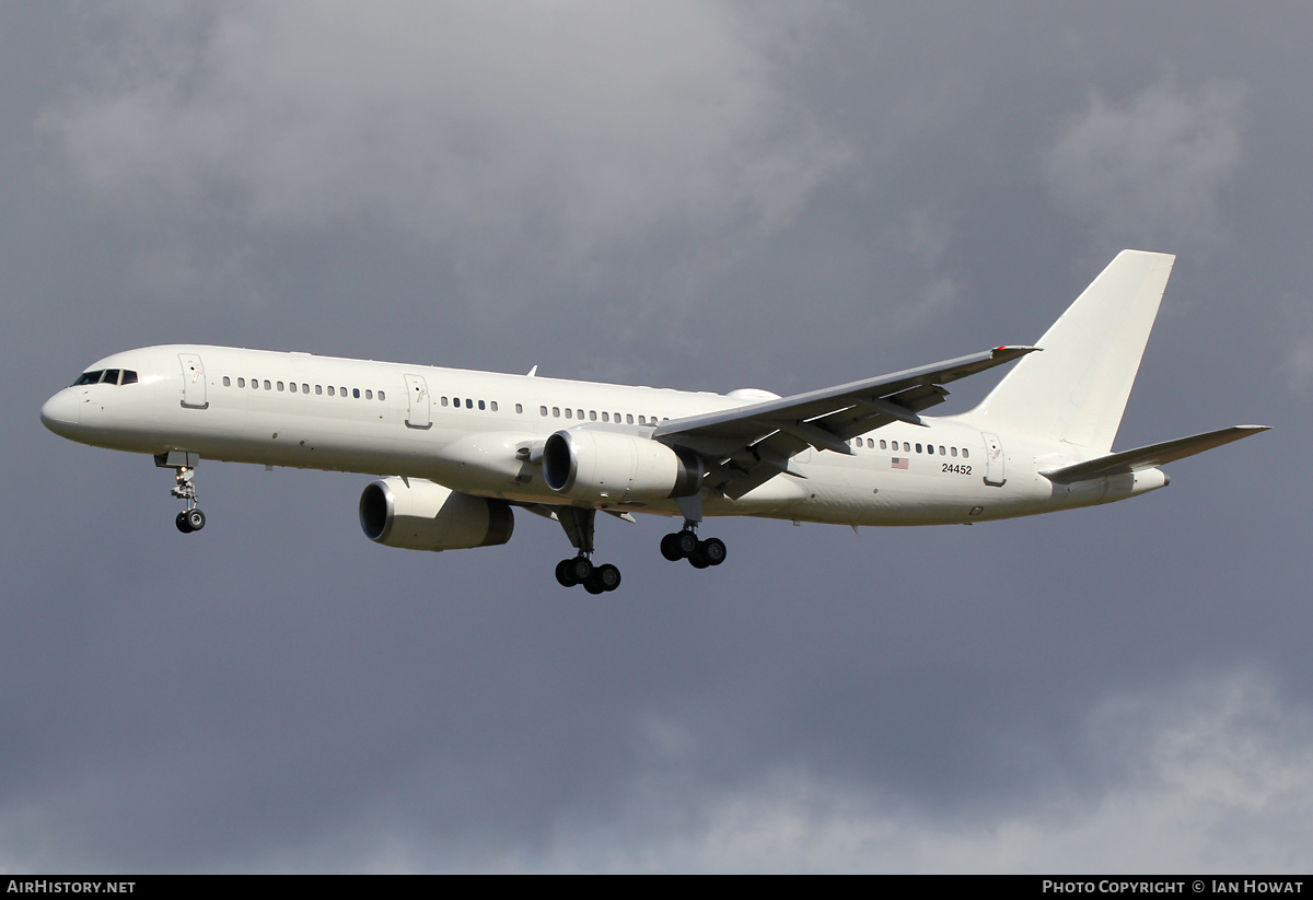 Aircraft Photo of 02-4452 / 24452 | Boeing C-32B (757-23A) | USA - Air Force | AirHistory.net #353151