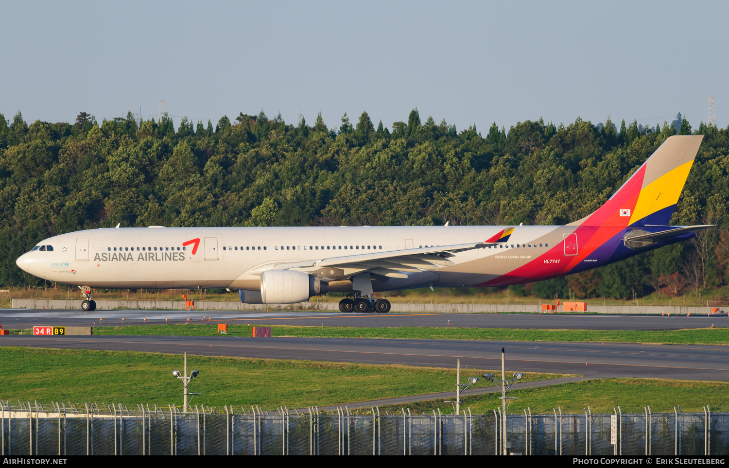 Aircraft Photo of HL7747 | Airbus A330-323E | Asiana Airlines | AirHistory.net #353355