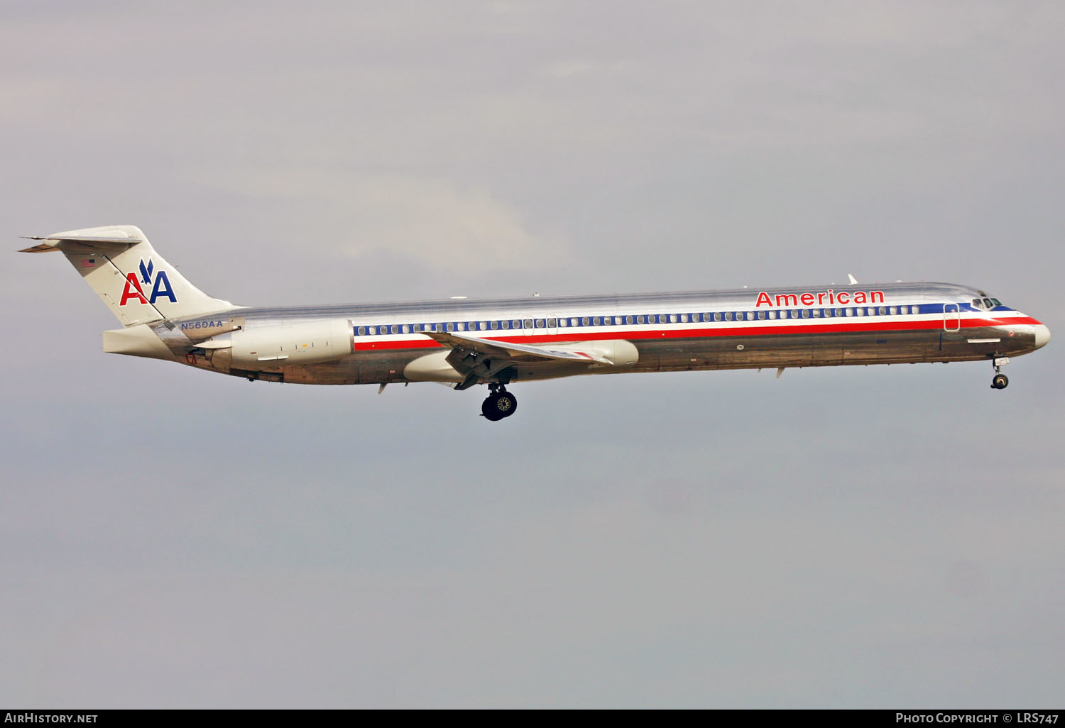 Aircraft Photo of N560AA | McDonnell Douglas MD-82 (DC-9-82) | American Airlines | AirHistory.net #353404