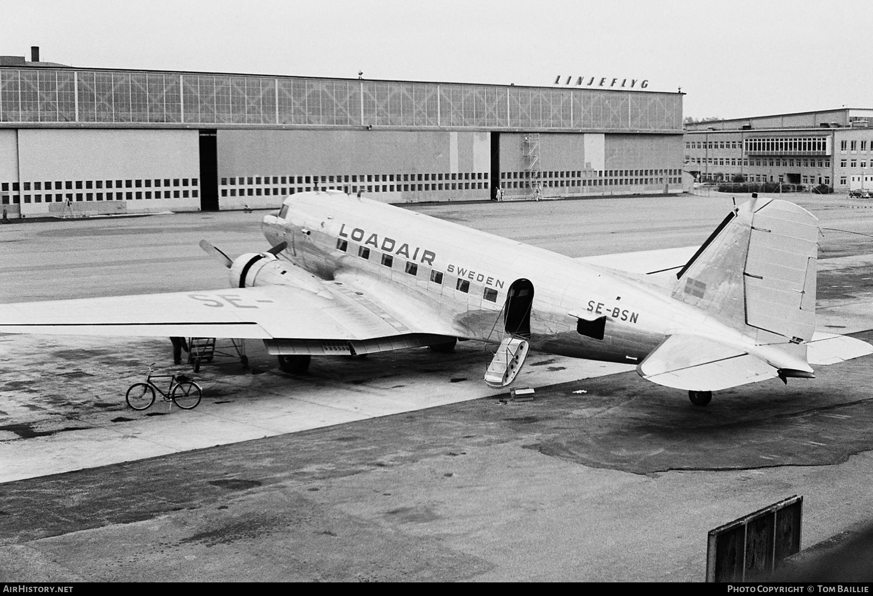 Aircraft Photo of SE-BSN | Douglas C-53D Skytrooper | Loadair | AirHistory.net #353655