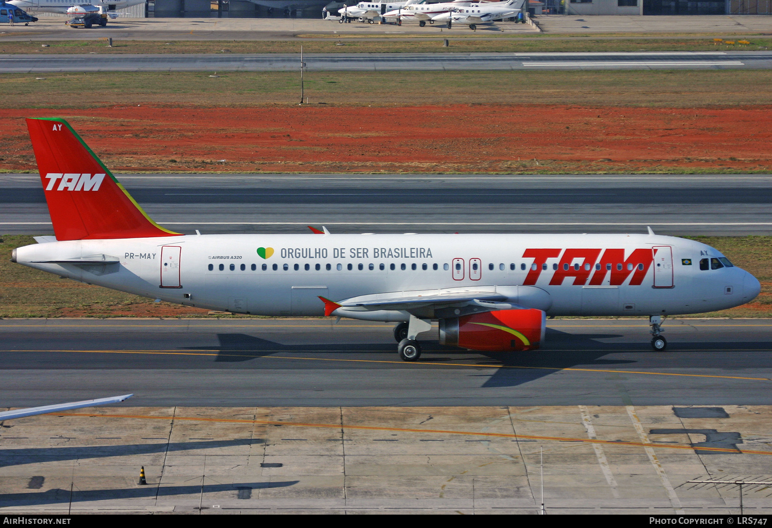 Aircraft Photo of PR-MAY | Airbus A320-232 | TAM Linhas Aéreas | AirHistory.net #353695