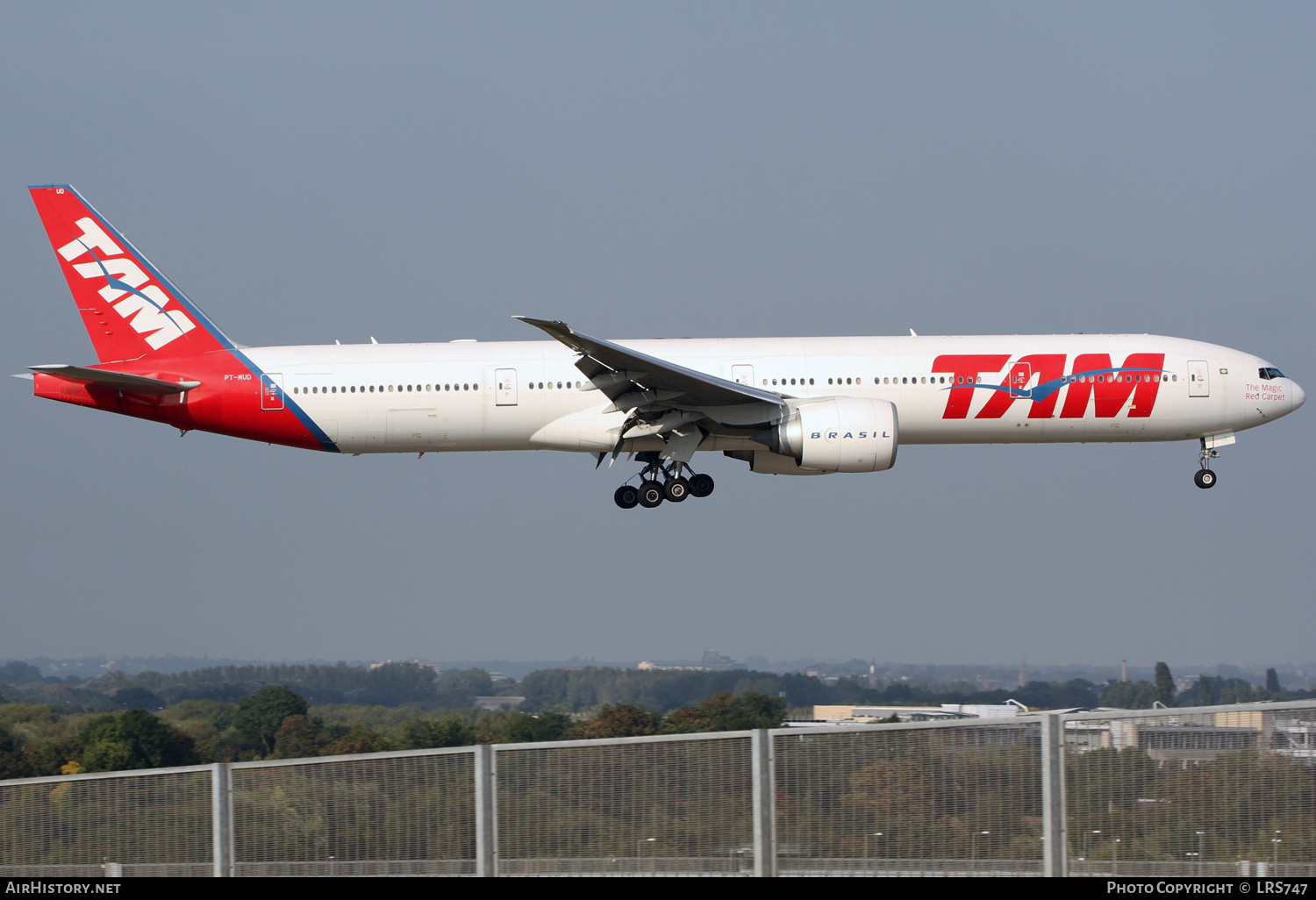 Aircraft Photo of PT-MUD | Boeing 777-32W/ER | TAM Linhas Aéreas | AirHistory.net #353701