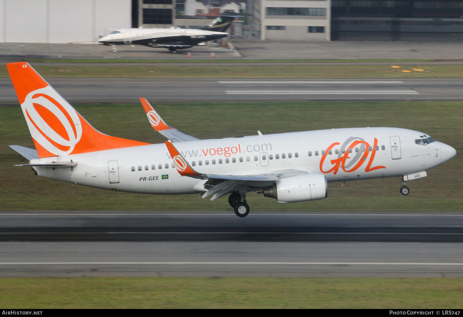 Aircraft Photo of PR-GEE | Boeing 737-73V | GOL Linhas Aéreas | AirHistory.net #353712