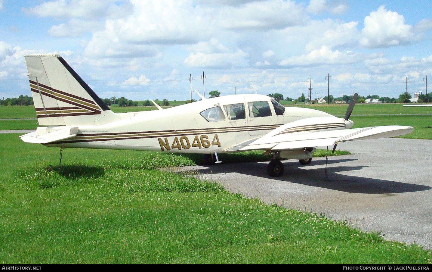 Aircraft Photo of N40464 | Piper PA-23-250 Aztec | AirHistory.net #354082