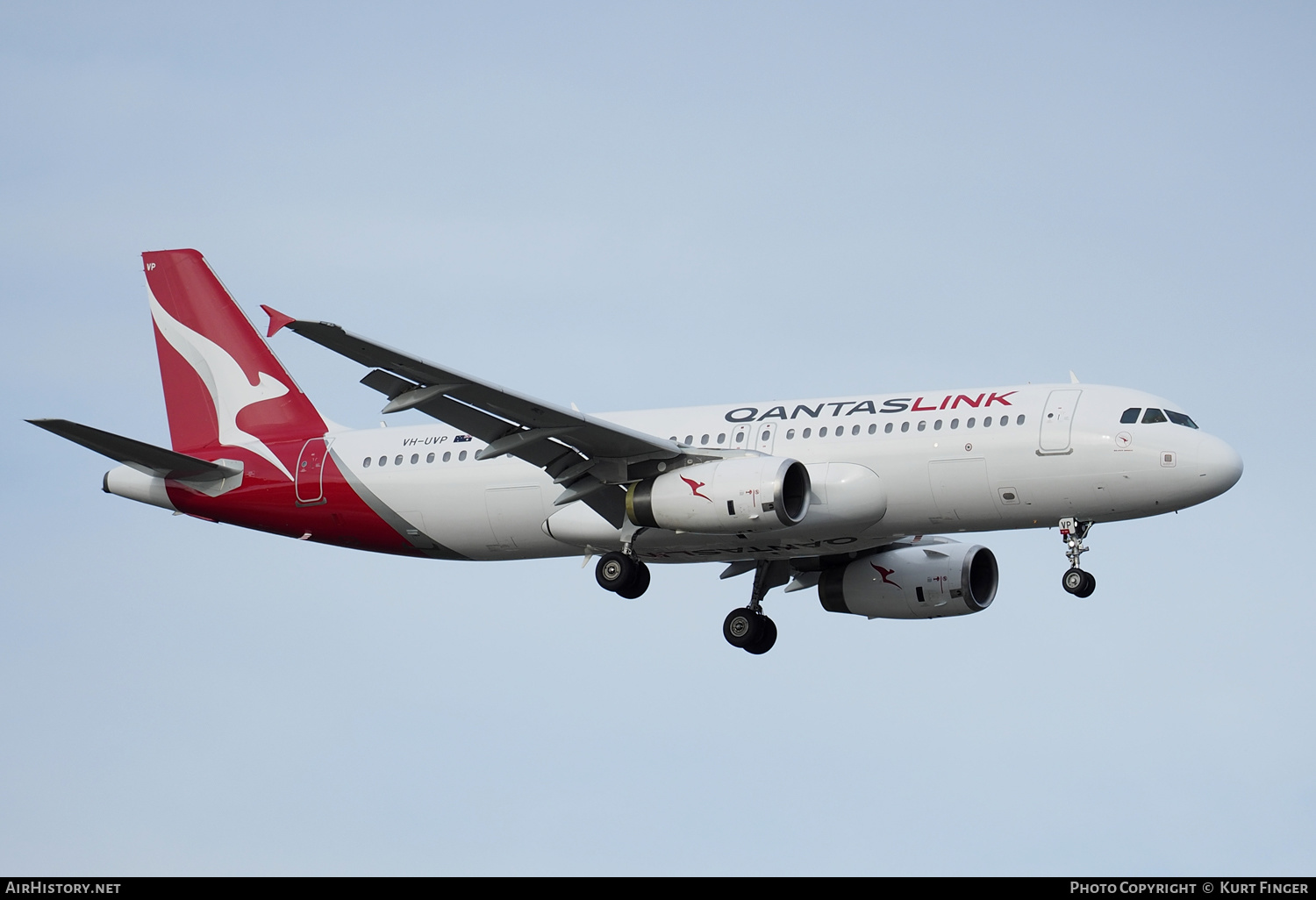 Aircraft Photo of VH-UVP | Airbus A320-232 | QantasLink | AirHistory.net #354116