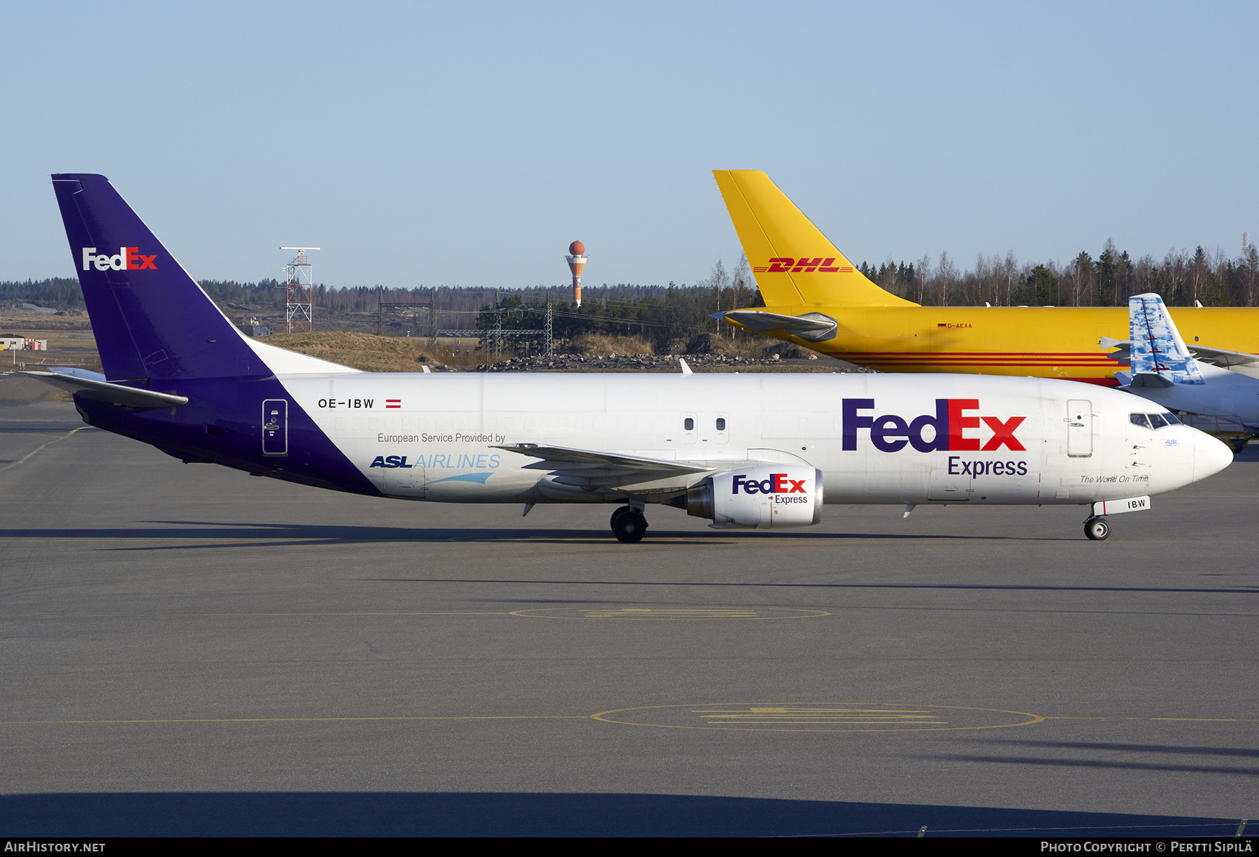 Aircraft Photo of OE-IBW | Boeing 737-4Q8(SF) | FedEx Express - Federal Express | AirHistory.net #354120