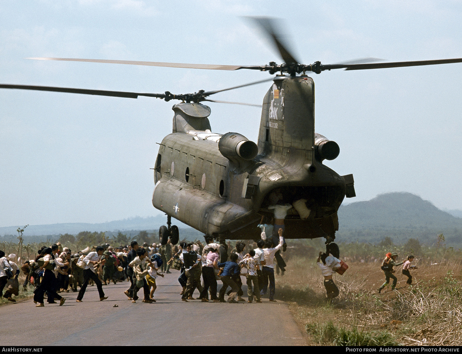 Aircraft Photo of 660092 | Boeing Vertol CH-47A Chinook (114) | South Vietnam - Air Force | AirHistory.net #354434