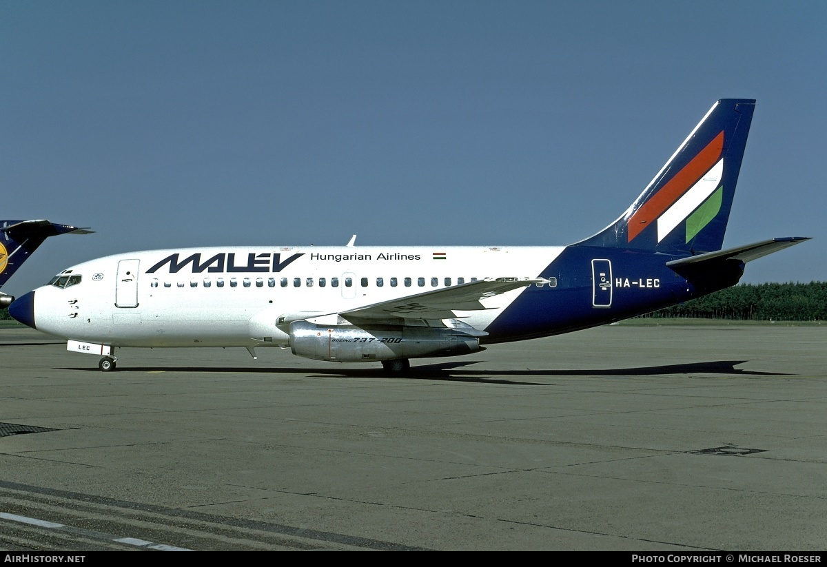 Aircraft Photo of HA-LEC | Boeing 737-2T5/Adv | Malév - Hungarian Airlines | AirHistory.net #354555