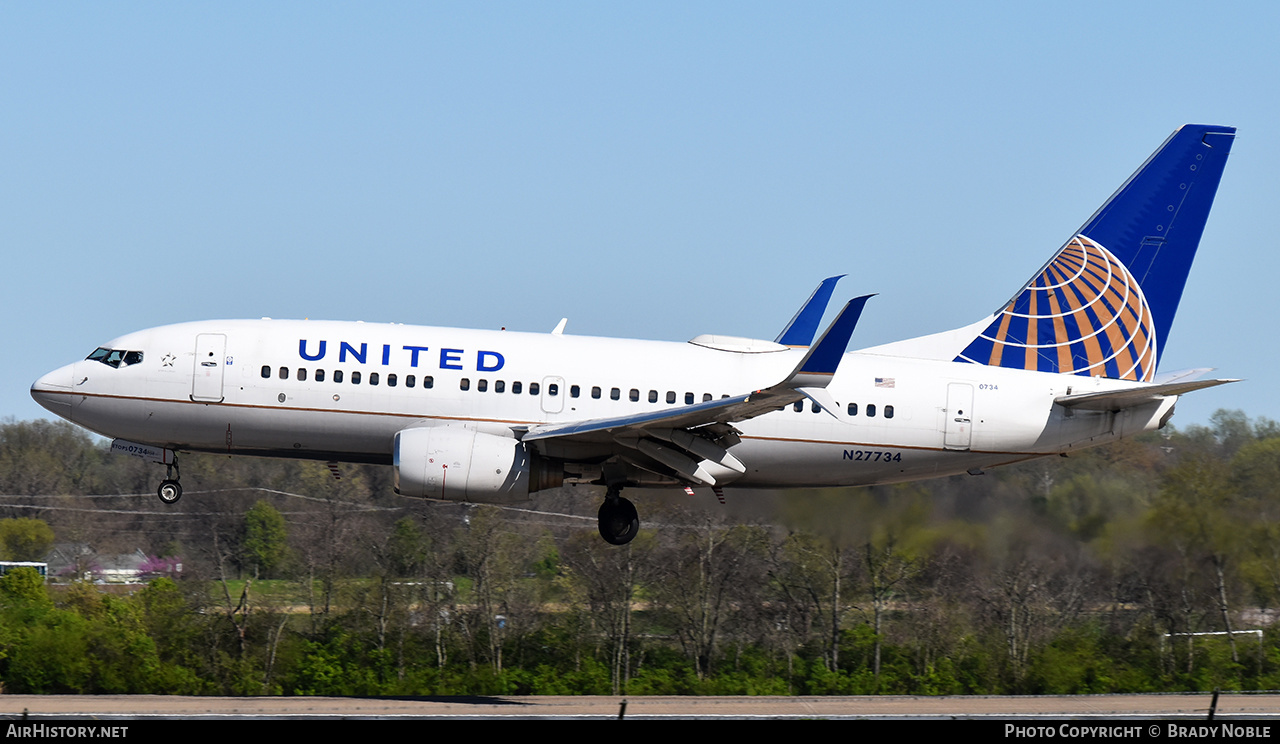 Aircraft Photo of N27734 | Boeing 737-724 | United Airlines | AirHistory.net #354588