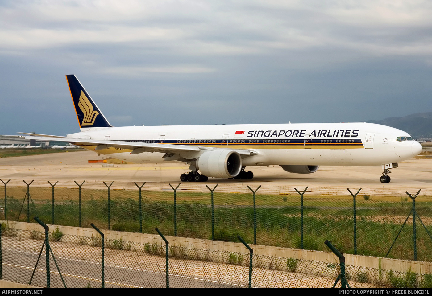 Aircraft Photo of 9V-SWF | Boeing 777-312/ER | Singapore Airlines | AirHistory.net #354682