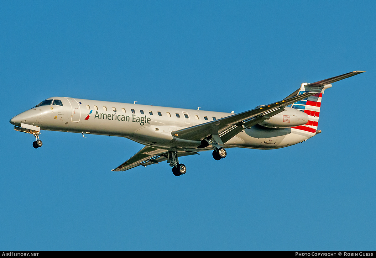 Aircraft Photo of N616AE | Embraer ERJ-145LR (EMB-145LR) | American Eagle | AirHistory.net #354729
