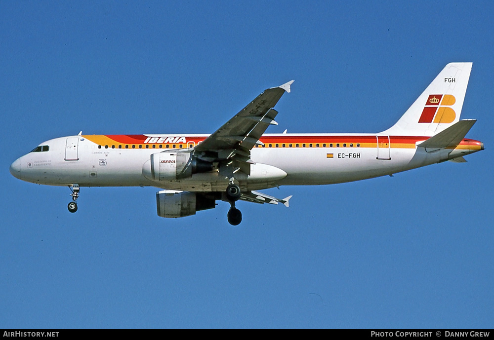 Aircraft Photo of EC-FGH | Airbus A320-211 | Iberia | AirHistory.net #354970