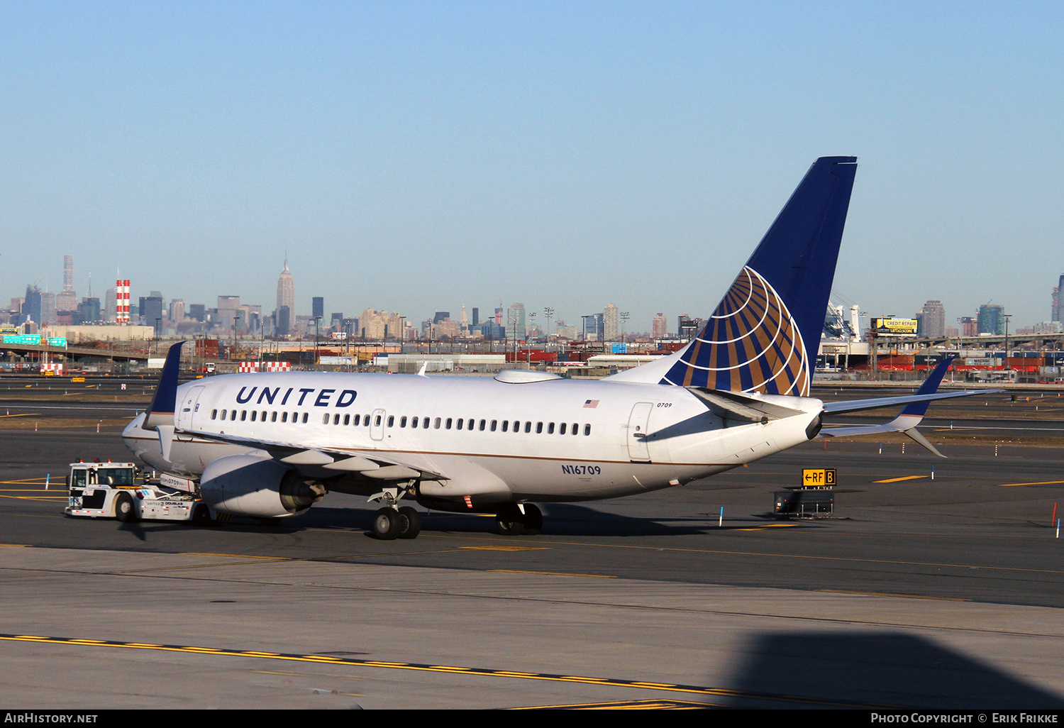 Aircraft Photo of N16709 | Boeing 737-724 | United Airlines | AirHistory.net #355160