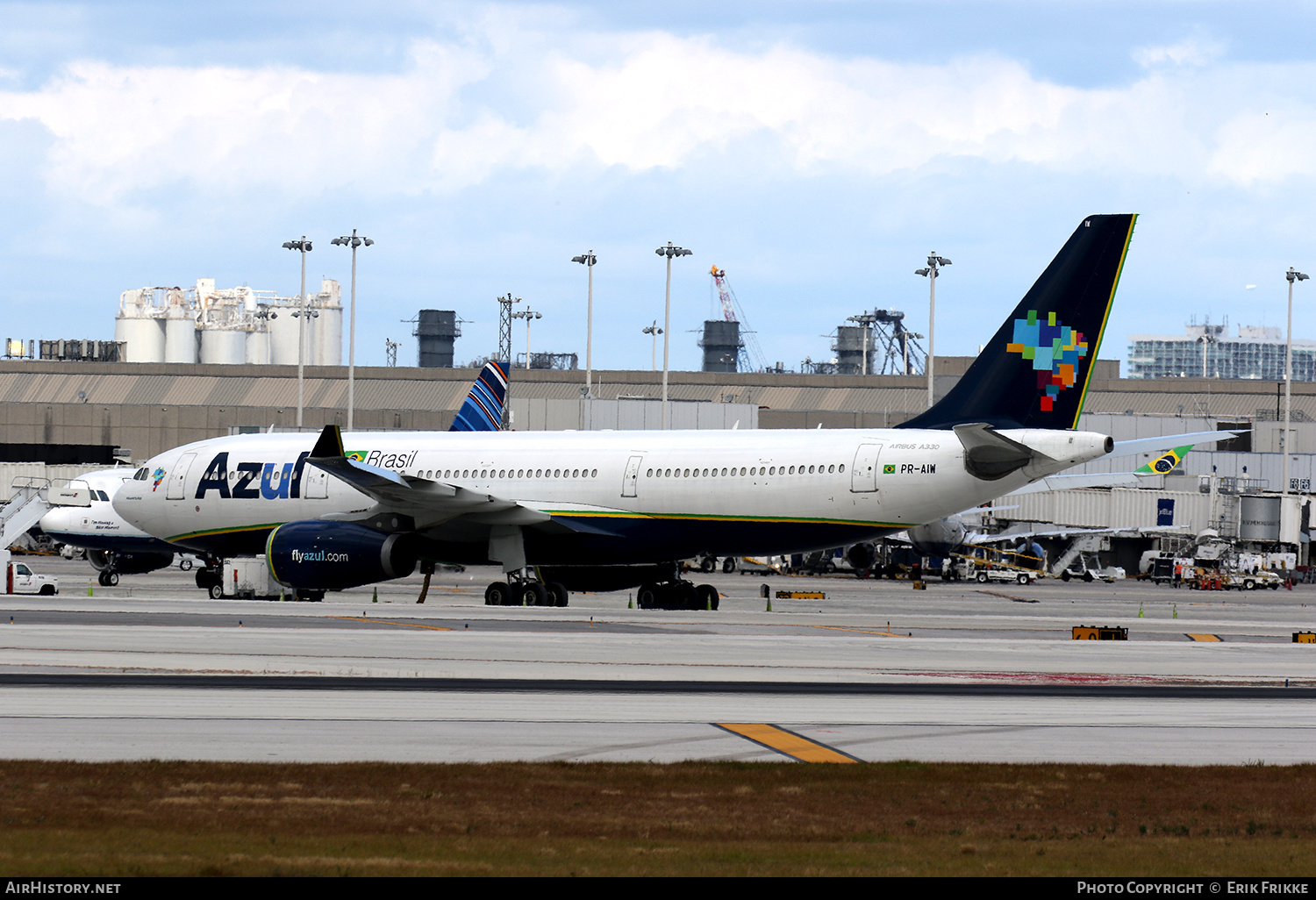 Aircraft Photo of PR-AIW | Airbus A330-243 | Azul Linhas Aéreas Brasileiras | AirHistory.net #355183