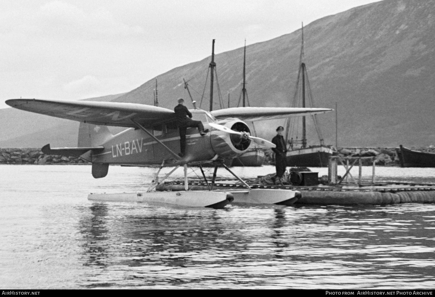 Aircraft Photo of LN-BAV | Stinson SR-8EM Reliant | Widerøe | AirHistory.net #355292