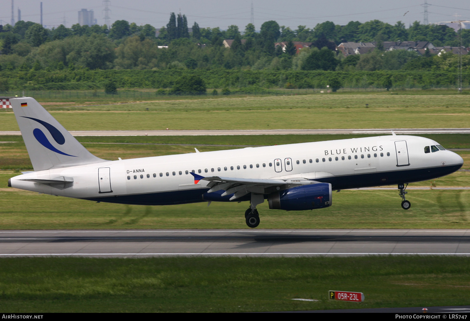 Aircraft Photo of D-ANNA | Airbus A320-232 | Blue Wings | AirHistory.net #355375