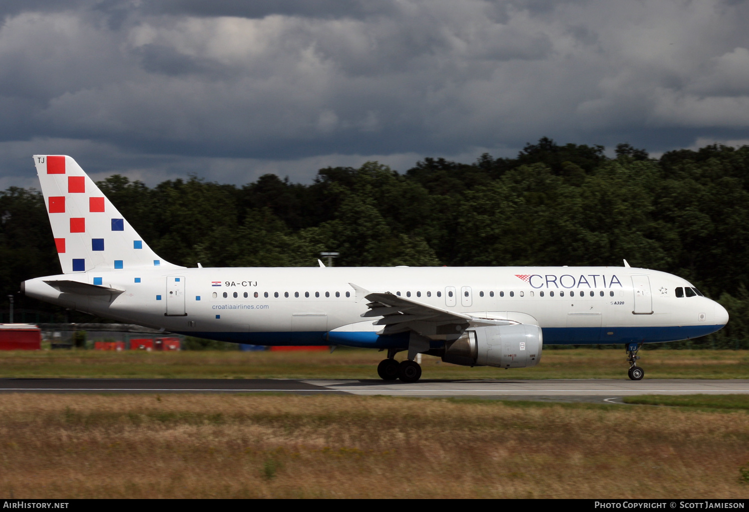 Aircraft Photo of 9A-CTJ | Airbus A320-214 | Croatia Airlines | AirHistory.net #355389